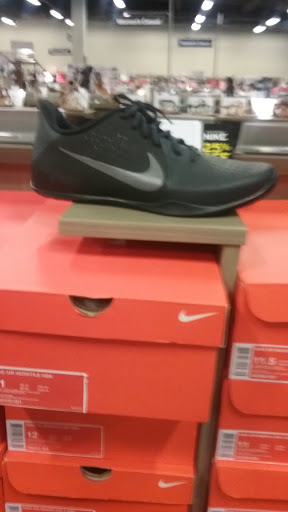 Shoe Store «DSW Designer Shoe Warehouse», reviews and photos, 346 Newnan Crossing Bypass, Newnan, GA 30265, USA