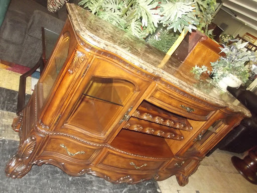 Junk Store «Family Thrift Store», reviews and photos, 1207 N Royal Ave, Front Royal, VA 22630, USA