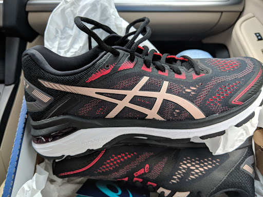 Sporting Goods Store «Woodbridge Running Co», reviews and photos, 7 Landin St, Woodbridge, CT 06525, USA