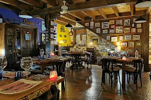 Restaurante El Petirrojo image