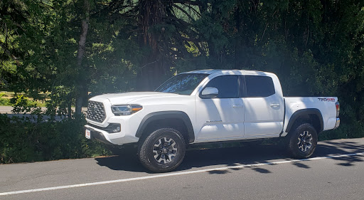 Toyota Dealer «Lithia Toyota of Springfield», reviews and photos, 163 S 9th St, Springfield, OR 97477, USA