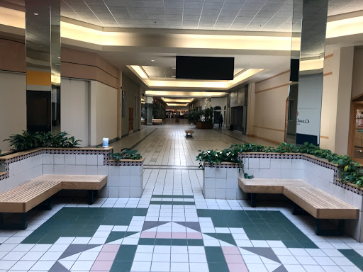 Shopping Mall «Belknap Mall», reviews and photos, 96 Daniel Webster Hwy, Belmont, NH 03220, USA