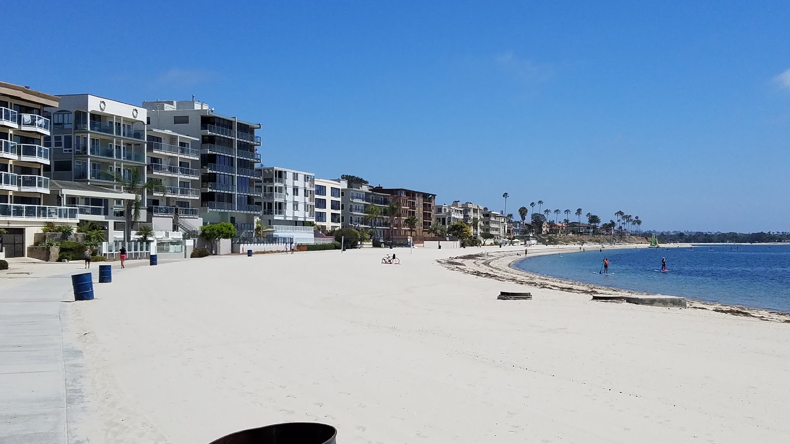 Sail bay beach'in fotoğrafı uzun koy ile birlikte