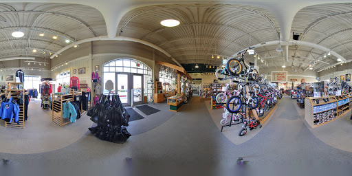 Bicycle Store «Bicycle Garage Indy & BGI Fitness - Greenwood», reviews and photos, 997 E County Line Rd, Greenwood, IN 46143, USA