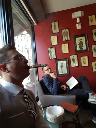 Cigar Shop «W. Curtis Draper Tobacconist», reviews and photos, 699 15th St NW, Washington, DC 20005, USA