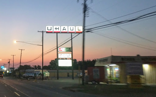 RV Storage Facility «U-Haul Moving & Storage at Downtown Main St», reviews and photos, 1117 E Main St, Grand Prairie, TX 75050, USA