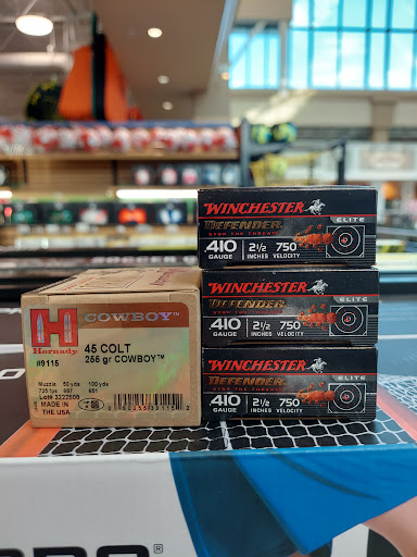 Sporting Goods Store «SCHEELS», reviews and photos, 6503 W 135th St, Overland Park, KS 66223, USA