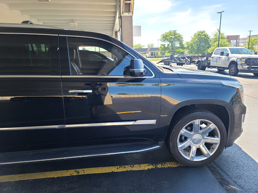 Cadillac Dealer «Crestmont Cadillac», reviews and photos, 26000 Chagrin Blvd, Beachwood, OH 44122, USA