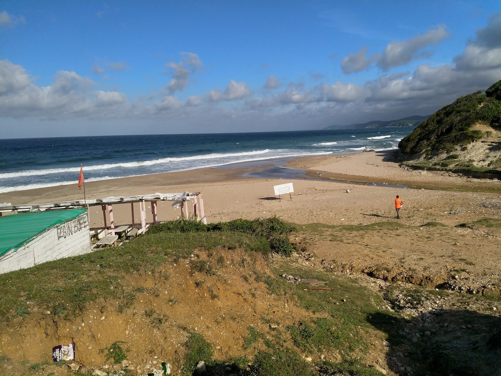 Foto van Servez beach gelegen in een natuurlijk gebied