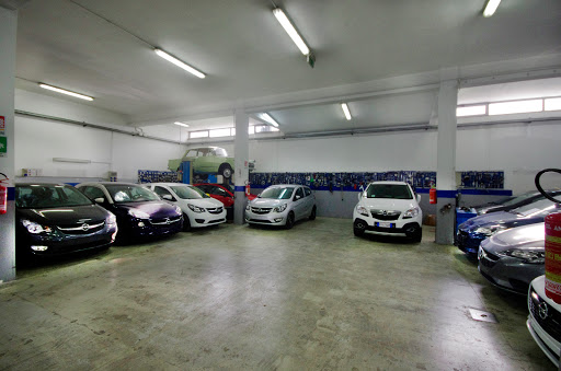 Hintercar srl Concessionario Opel Aversa per le Provincie di Napoli e Caserta