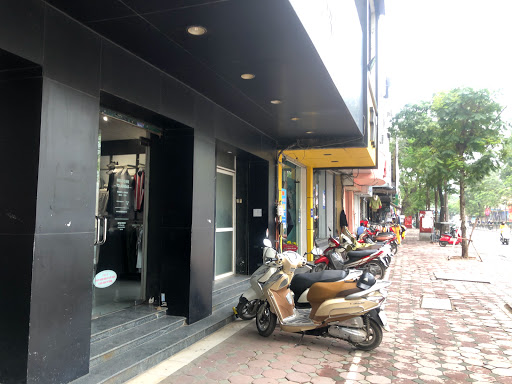 adidas Store Ha Noi, Chua Boc