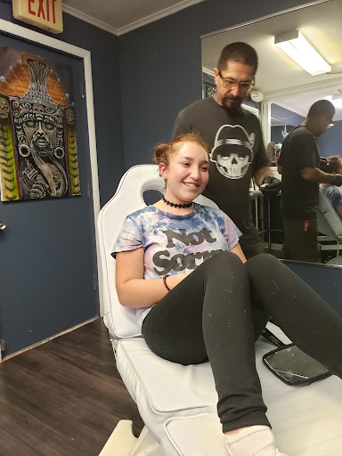 Tattoo Shop «Blue Magic Tattoo», reviews and photos, 366 W Virginia St, Crystal Lake, IL 60014, USA