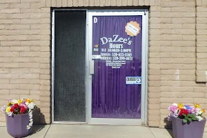 DaZee’s Resale Boutique image