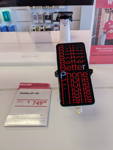 Cell Phone Store «T-Mobile», reviews and photos, 2431 US-1, North Brunswick Township, NJ 08902, USA