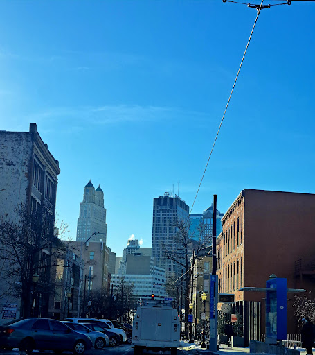 Kansas City BCycle: 4th & Delaware shop front