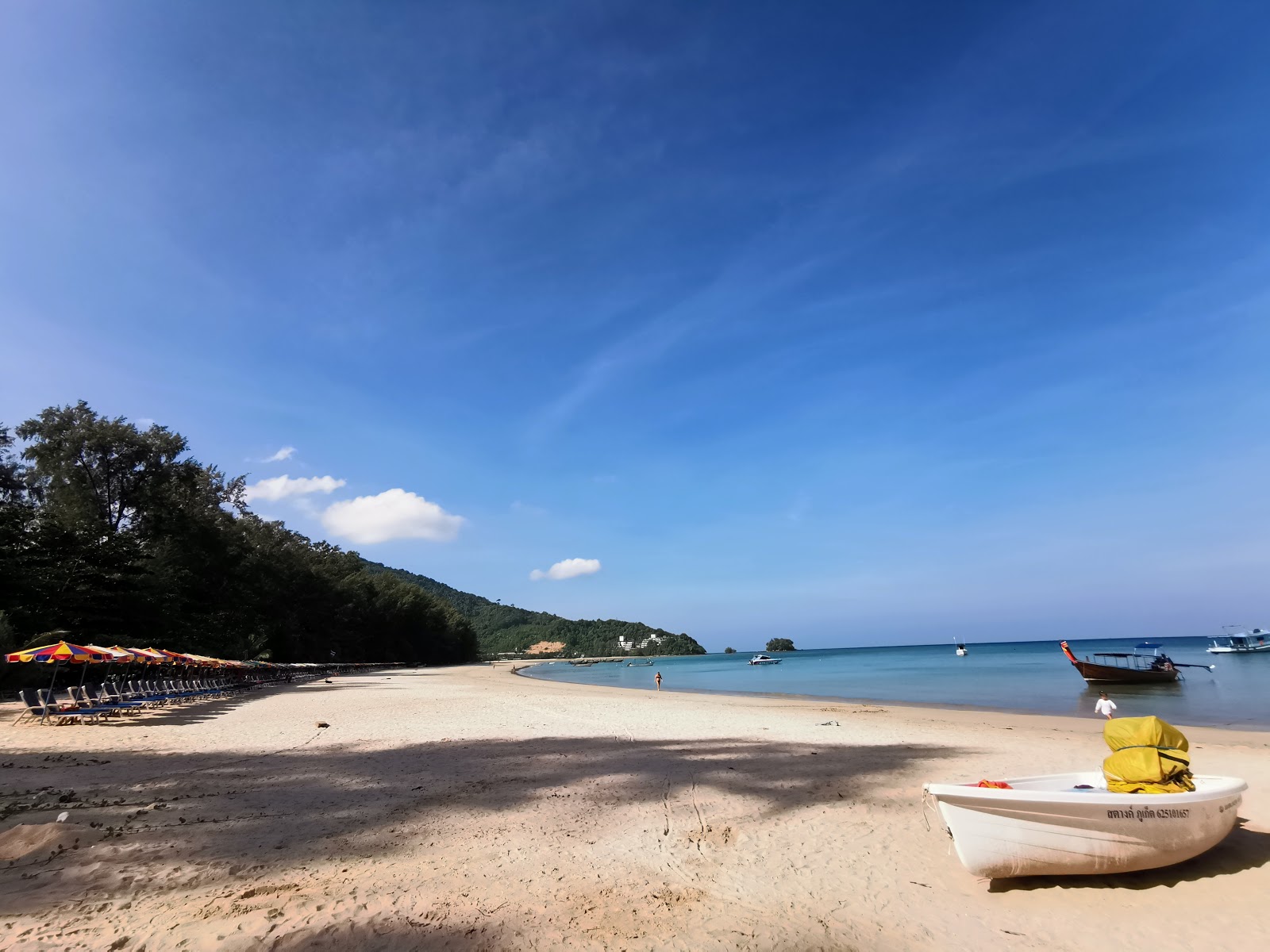 Naiyang Beach'in fotoğrafı ve yerleşim