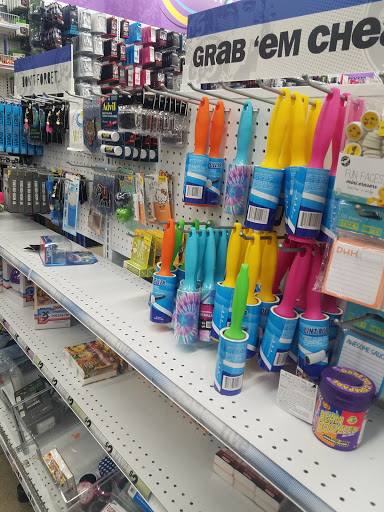 Variety Store «Five Below», reviews and photos, 8317 E Twelve Mile Rd, Warren, MI 48093, USA