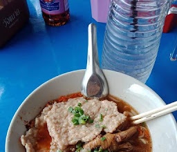 ก๋วยเตี๋ยวพี่ยักษ์ photo