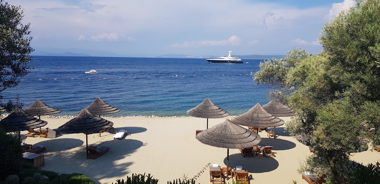 Fotografija Mandarinska Plaža z majhen zaliv