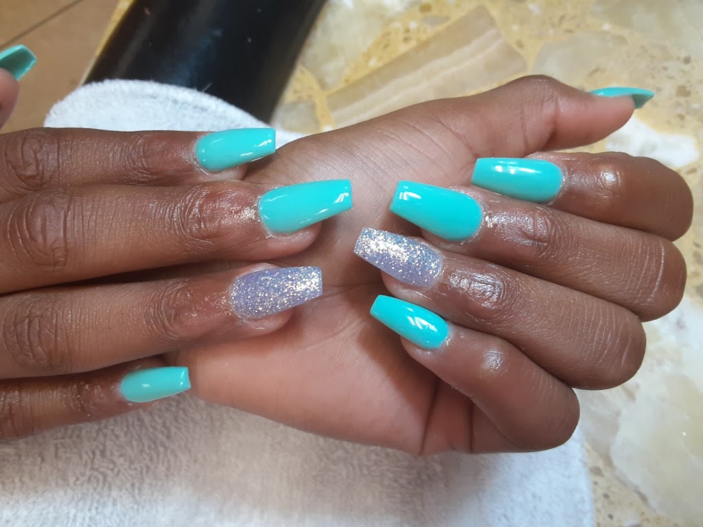 Lily's Nails Spa 77706