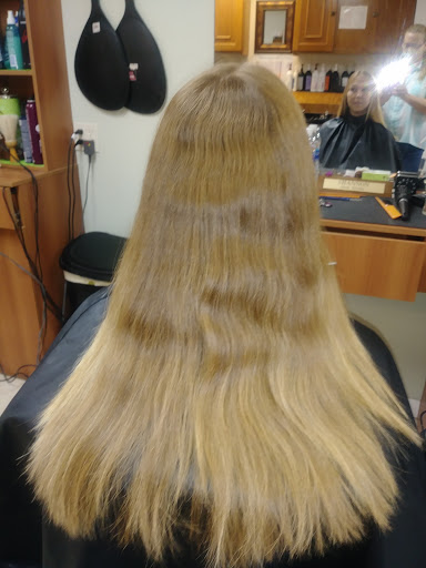 Hair Salon «Flippin Out Salon», reviews and photos, 3605 Sebring Pkwy, Sebring, FL 33870, USA