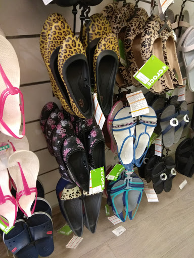 Stores to buy women's flat sandals Auckland