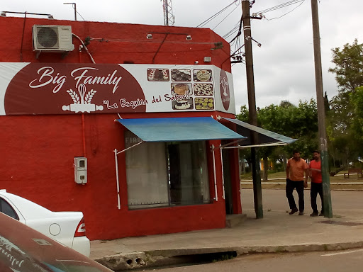 AF1QipOMW 7 WZOQnTrP CZy9zKiVdNnze2FJeXiyCuN