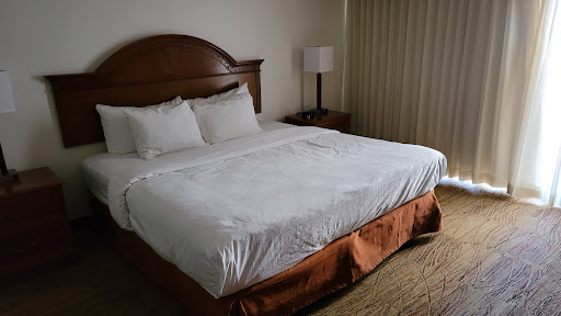 Hotel «Wyndham El Paso Airport Hotel and Water Park», reviews and photos, 2027 Airway Blvd, El Paso, TX 79925, USA