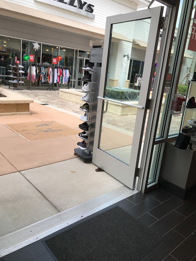 Shopping Mall «Tampa Premium Outlets», reviews and photos, 2300 Grand Cypress Dr, Lutz, FL 33559, USA