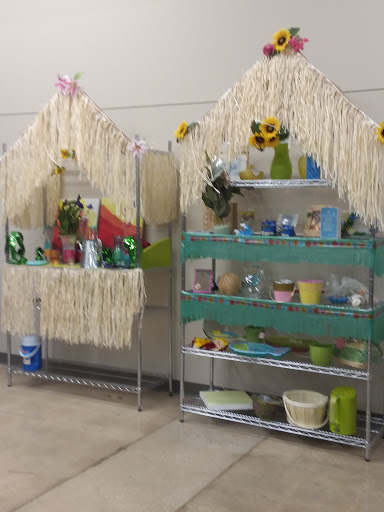 Thrift Store «Goodwill Store & Donation Center in Evanston», reviews and photos, 1916B Dempster St, Evanston, IL 60202, USA