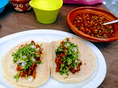 Tacos de Barbacoa y consomé de Res