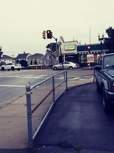 Liquor Store «Wollaston Supreme Liquors», reviews and photos, 615 Hancock St, Quincy, MA 02170, USA