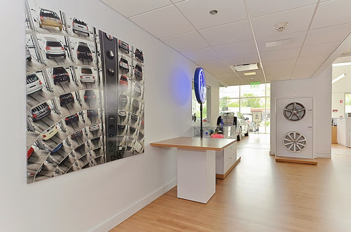 Volkswagen Dealer «Pugi Volkswagen», reviews and photos, 2020 Ogden Ave, Downers Grove, IL 60515, USA