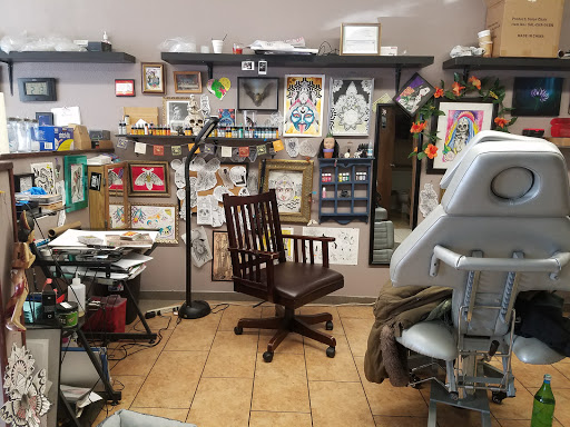 Tattoo Shop «Illuminati Tattoo Parlor», reviews and photos, 10214 SE Mill Plain Blvd Suite B, Vancouver, WA 98664, USA
