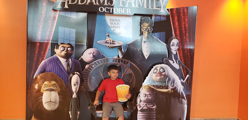 Movie Theater «Regal Cinemas Ronkonkoma 9», reviews and photos, 565 Portion Rd, Ronkonkoma, NY 11779, USA