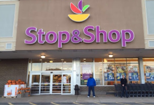 Supermarket «Super Stop & Shop», reviews and photos, 533 E Main St, Bay Shore, NY 11706, USA