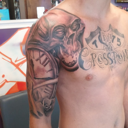 Tattoo Shop «Oasis Tattoo Company», reviews and photos, 445 Woodman Dr, Dayton, OH 45431, USA