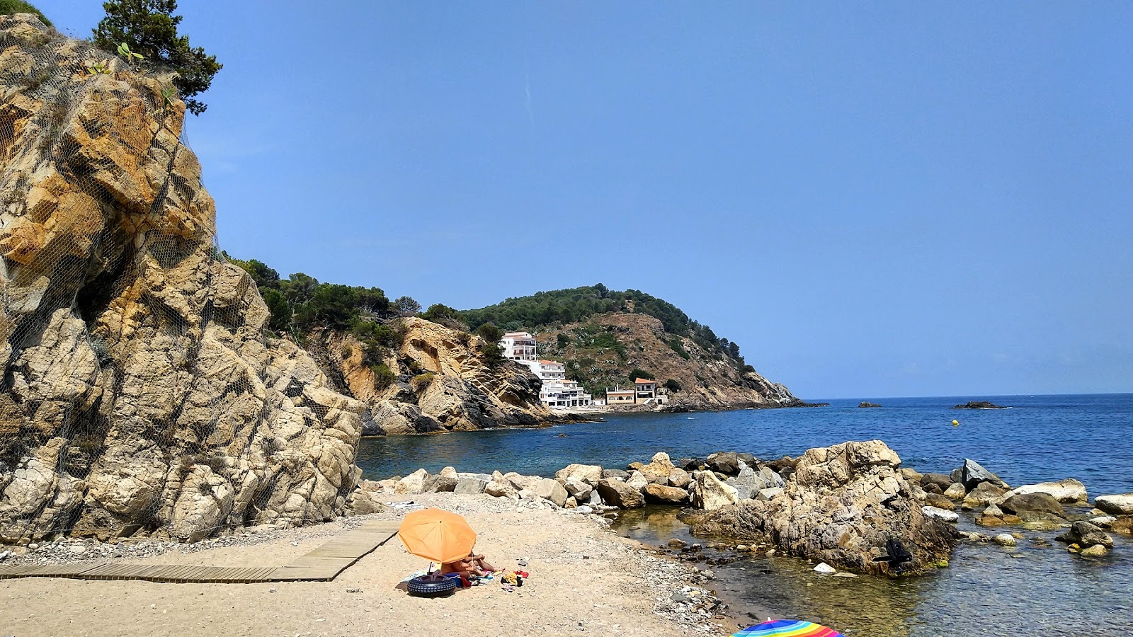 Foto di Cala del Morro del Vedell con molto pulita livello di pulizia