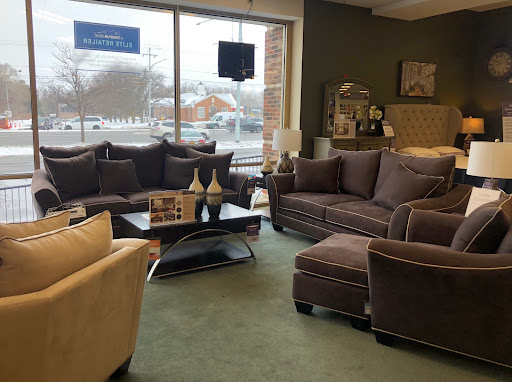 Furniture Store «Raymour & Flanigan Furniture and Mattress Store», reviews and photos, 2780 W Ridge Rd, Rochester, NY 14626, USA