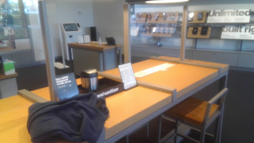 Cell Phone Store «Verizon», reviews and photos, 223 Indian Lake Blvd, Hendersonville, TN 37075, USA