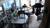 Atmosphère du Restaurant de fruits de mer LA MARÉE, Restaurant de Poissons et Fruits de Mer à La Rochelle - n°10