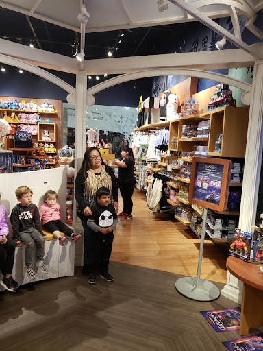Toy Store «Disney Store», reviews and photos, 350 W Hillcrest Dr, Thousand Oaks, CA 91360, USA
