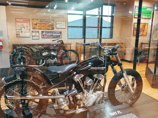 Harley-Davidson Dealer «Mathews Harley-Davidson», reviews and photos, 548 N Blackstone Ave, Fresno, CA 93701, USA