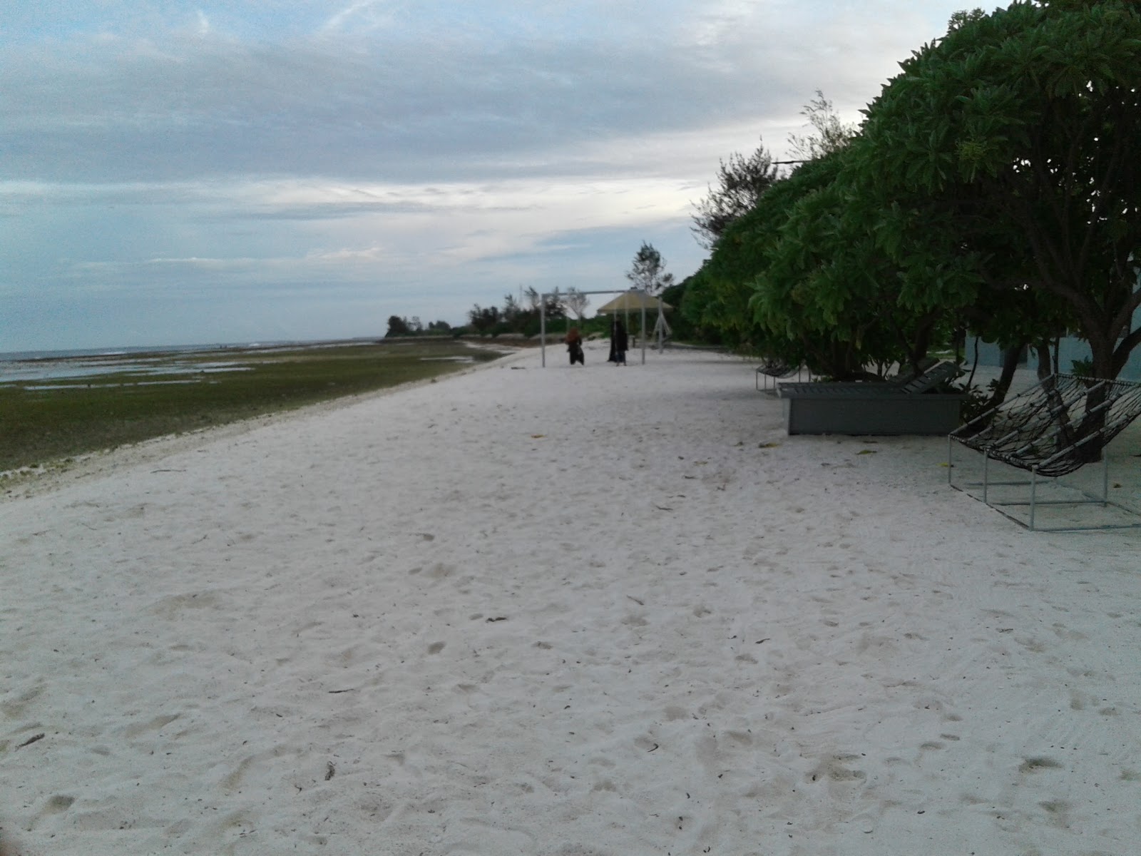 Foto von Villingili Beach II mit geräumige küstenlinie