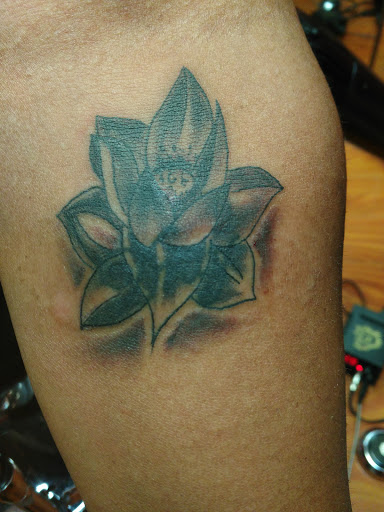 Tattoo Shop «Elite Ink Tattoo Studios», reviews and photos, 8602 N Telegraph Rd, Dearborn Heights, MI 48127, USA