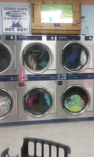 Laundromat «Discount Coin Laundry», reviews and photos, 2396 W Oak Ridge Rd, Orlando, FL 32809, USA