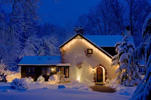 Glenlaurel, A Scottish Inn & Cottages image