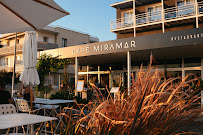 Extérieur du Hotel Restaurant Café Miramar à Le Grau-du-Roi - n°13