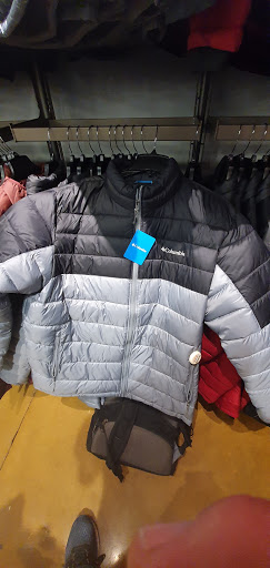 Sportswear Store «Columbia Sportswear Outlet Store - Orlando Premium Outlets», reviews and photos, 8166 Vineland Ave #1765, Orlando, FL 32821, USA