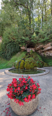 fontaine pétrifiante à Sourzac